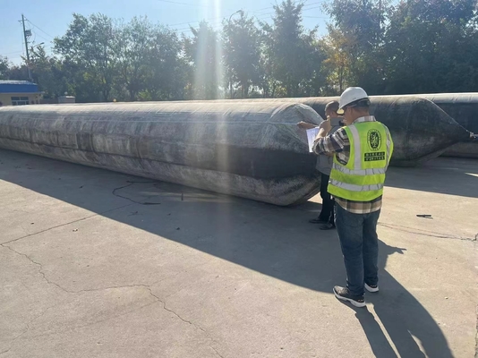 Αεροσακούλα για βαριά ανύψωση σε ναυπηγεία