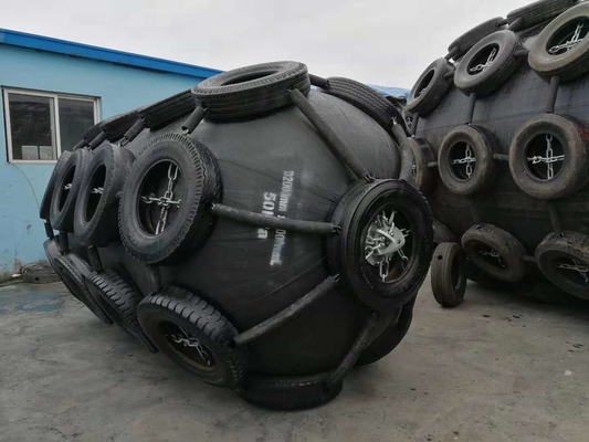 Πνευματικό υλικό από καουτσούκ CCS πιστοποιημένο φουσκωτό πλωτό μαύρο χρώμα Yokohama Fender