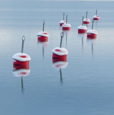 Η γεμισμένη αφρός επιπλέουσα σφαίρα της EVA οριοθετεί το σημαντήρα πρόσδεσης εμποδίων νερού περιοχής ασφάλειας